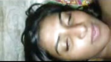 సవతి కూతురు తన తెలుగు ఫుల్ సెక్స్ మూవీ కొమ్ము చీమును డాడీ ద్వారా చీల్చివేసింది