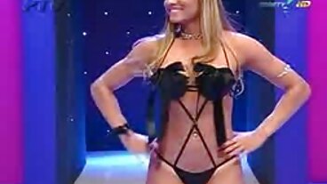 ట్రోఫీ భార్య సెక్స్ మూవీ తెలుగు మూవీ క్రీమ్‌పీతో పట్టుబడింది