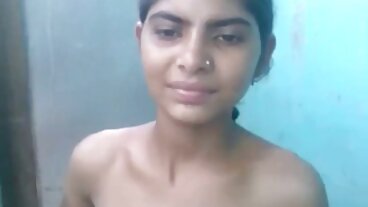కర్వీ బ్లాండ్ సెక్స్ తెలుగు మూవీ సెక్స్ MILF జోర్డి మసాజ్‌ని ఆస్వాదిస్తోంది